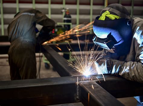 what does a heavy metal fabricator do|how to find fabrication work.